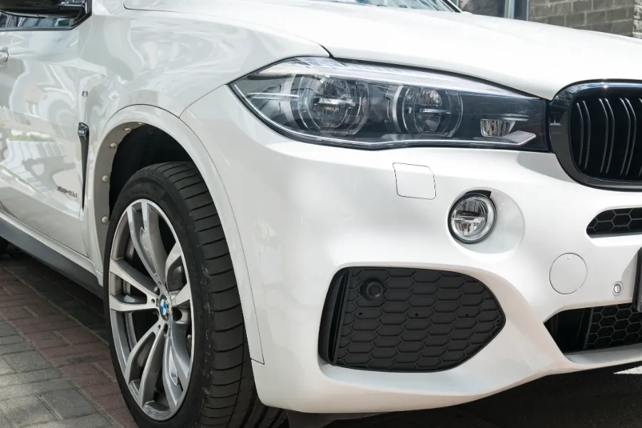 When To Consider Headlight Polishing For Optimal Performance in Houston, TX When To Consider Headlight Polishing For Optimal Performance in Houston, TX