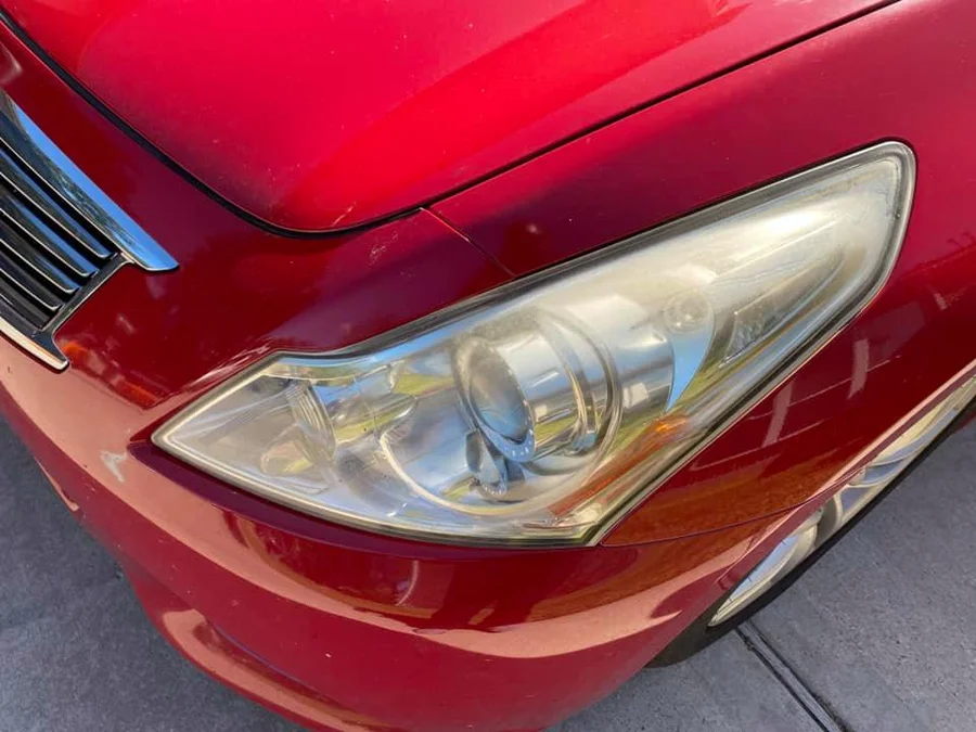 Professional Headlight Cleaning Professional Headlight Cleaning